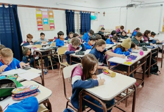 En Córdoba, 8 de cada 10 estudiantes en lengua y 6 de cada 10 en matemáticas, terminan la primaria con los aprendizajes esperados para el nivel