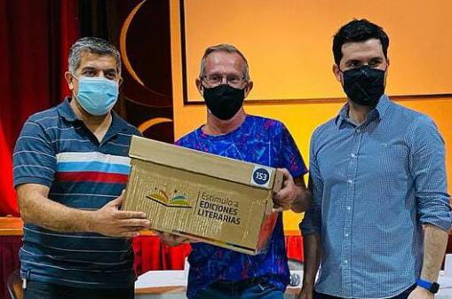 LA IPEM 288 RECIBIÓ UNA DONACIÓN DE LIBROS PARA SU BIBLIOTECA