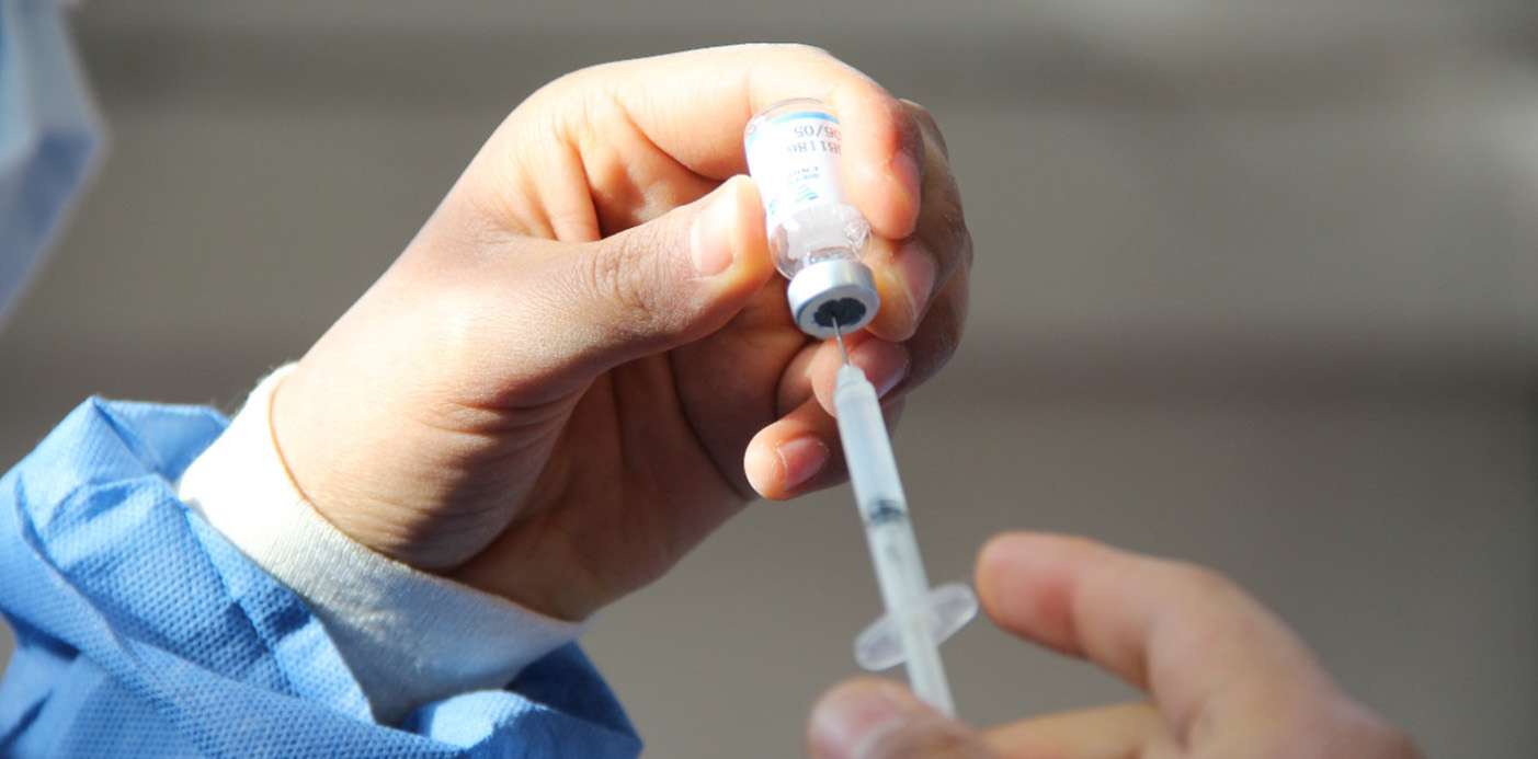 DESDE EL LUNES SE COLOCARÁN VACUNAS COVID A MAYORES DE 18 SIN RESTRICCIONES