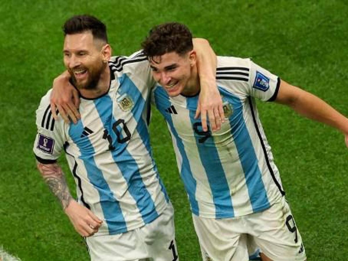 BEATRIZ ACUÑA: EL SUEÑO DE JULIÁN (ALVAREZ) ERA JUGAR UN MUNDIAL Y JUGAR CON MESSI