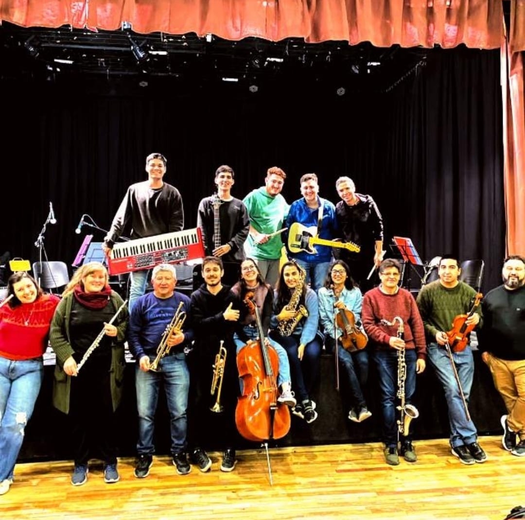LA ORQUESTA MUNICIPAL PRESENTA ESTE VIERNES SU ESPECTÁCULO *CABLE A TIERRA*