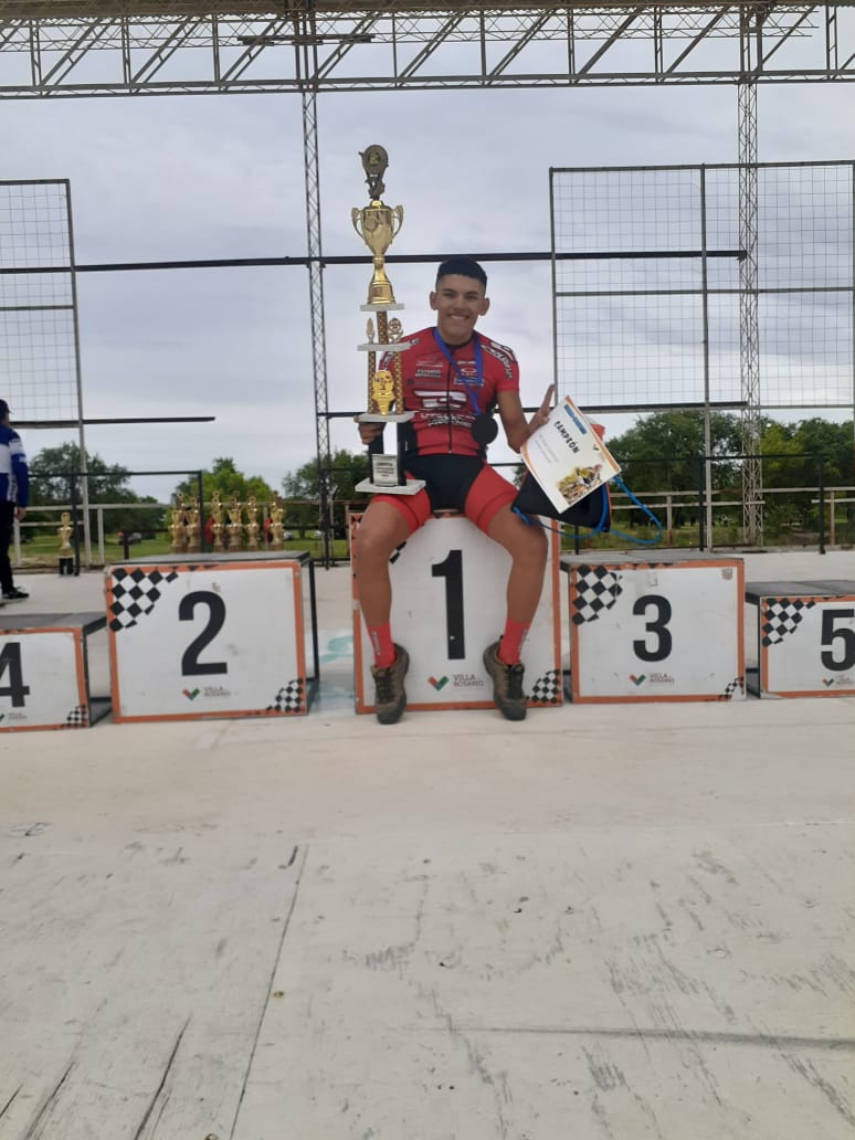 SAMIR MARTÍNEZ: EL CICLISMO EXIGE MUCHO ESFUERZO Y UNA GRAN RESPONSABILIDAD
