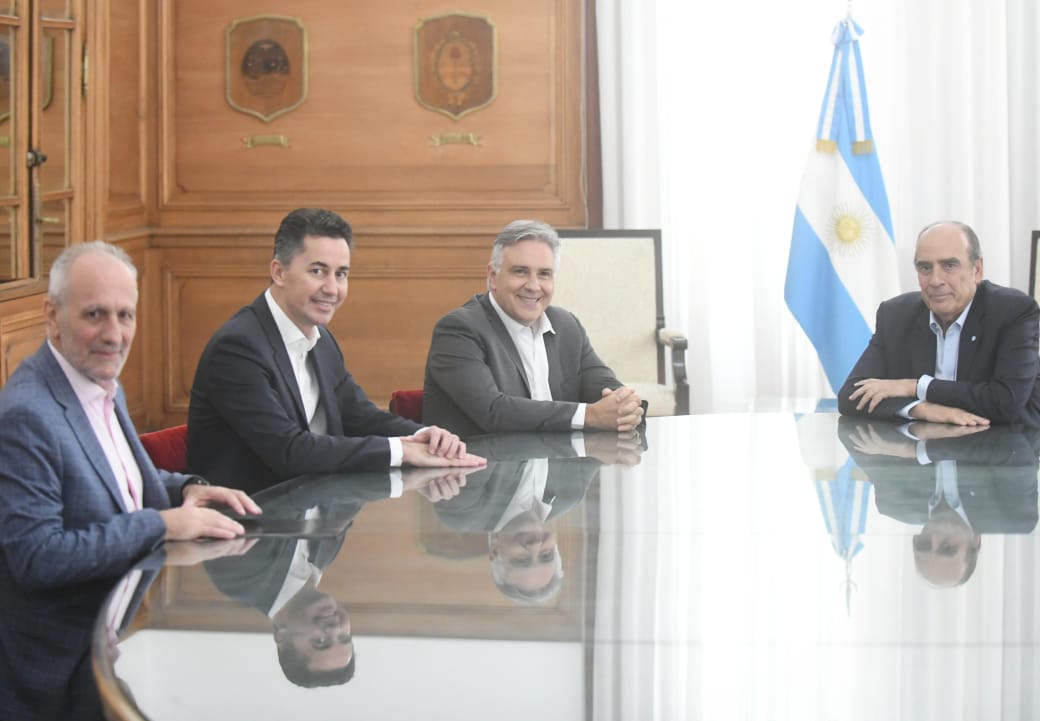 LLARYORA SE REUNIÓ CON FRANCOS EN CASA ROSADA
