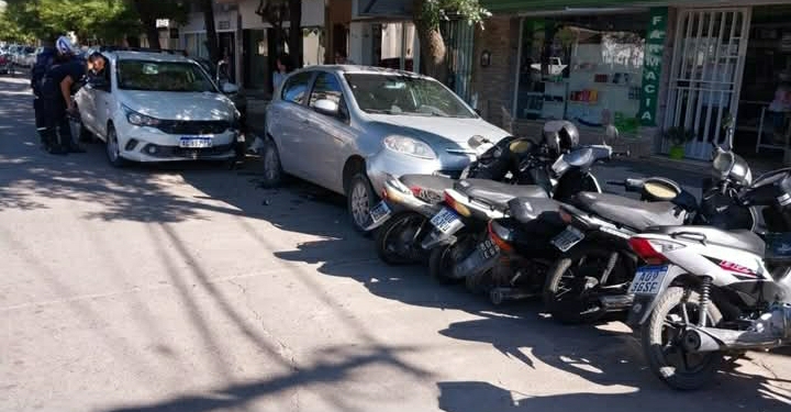 Accidente en Avenida San Martín y Alsina sin lesionados